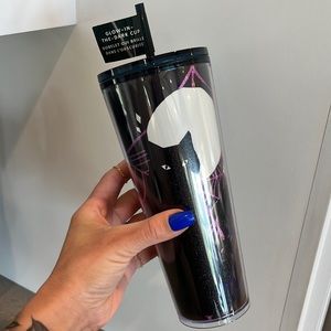 Halloween glow-in-the-dark Starbucks Tumblr